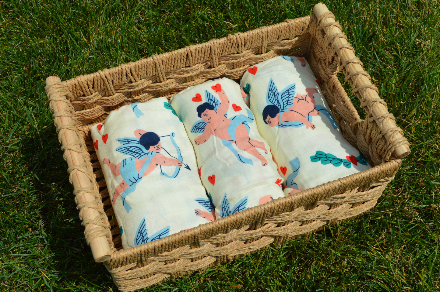 Muslin Swaddle - Tiny Cupids (1 pack)
