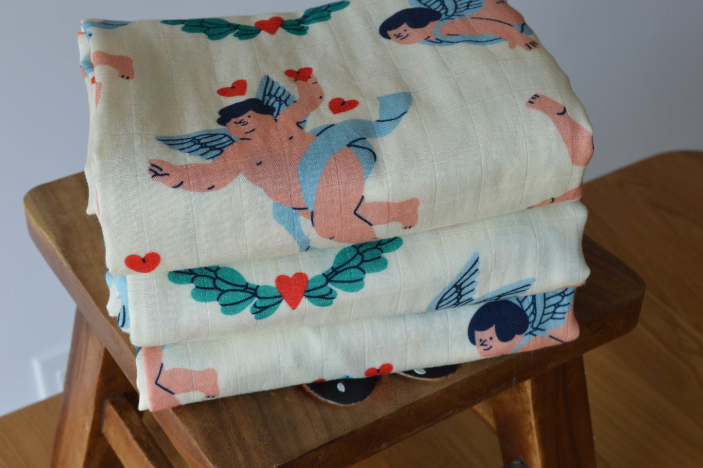 Muslin Swaddle - Tiny Cupids (1 pack)