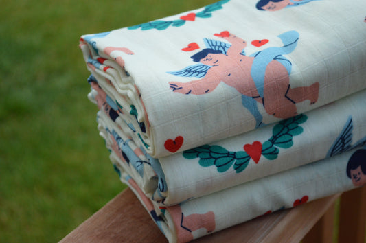 Muslin Swaddle - Tiny Cupids (1 pack)